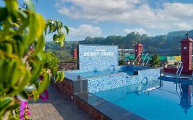 Berry Fresh Stays Mahabaleshwar With Pool